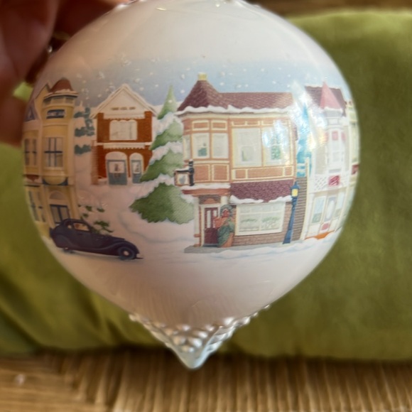 Hallmark 2008 Porcelain Houses on Main Street Ornament - No Box - Picture 3 of 9